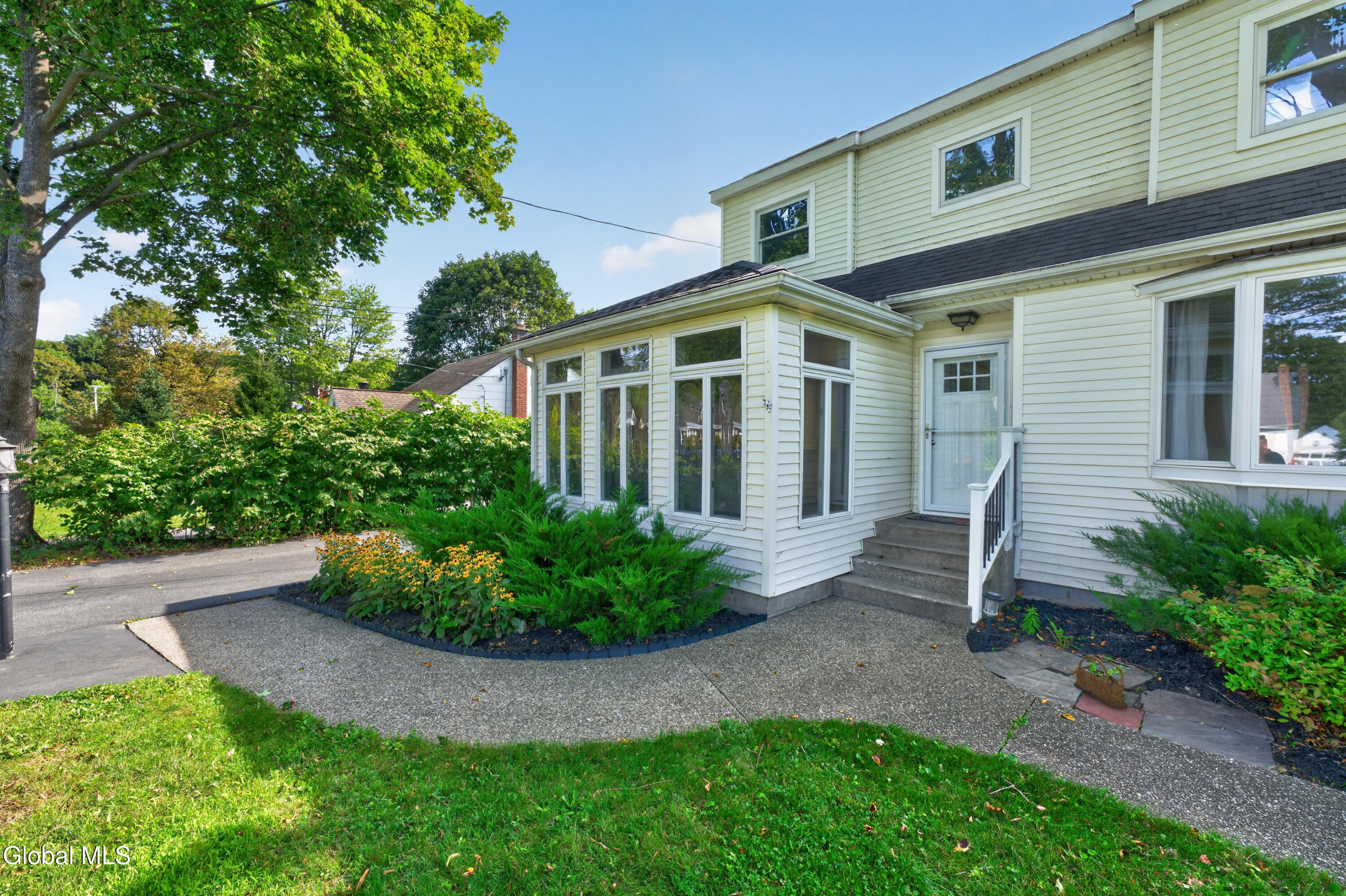 9 Nielsen Road Guilderland NY 12009