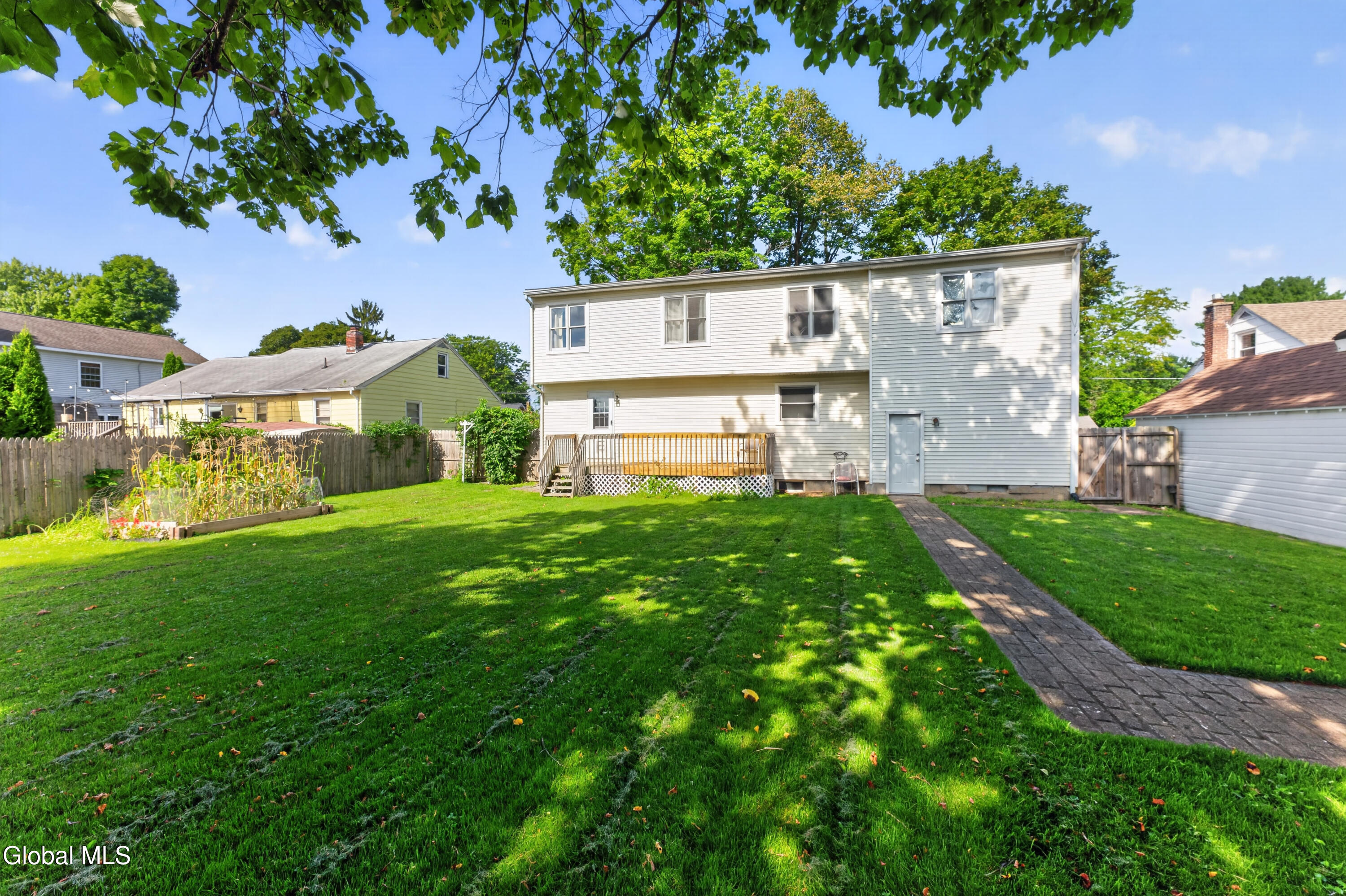 9 Nielsen Road Guilderland NY 12009