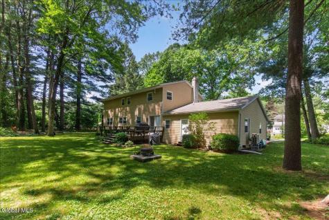 8 Cypress Point Clifton Park NY 12065