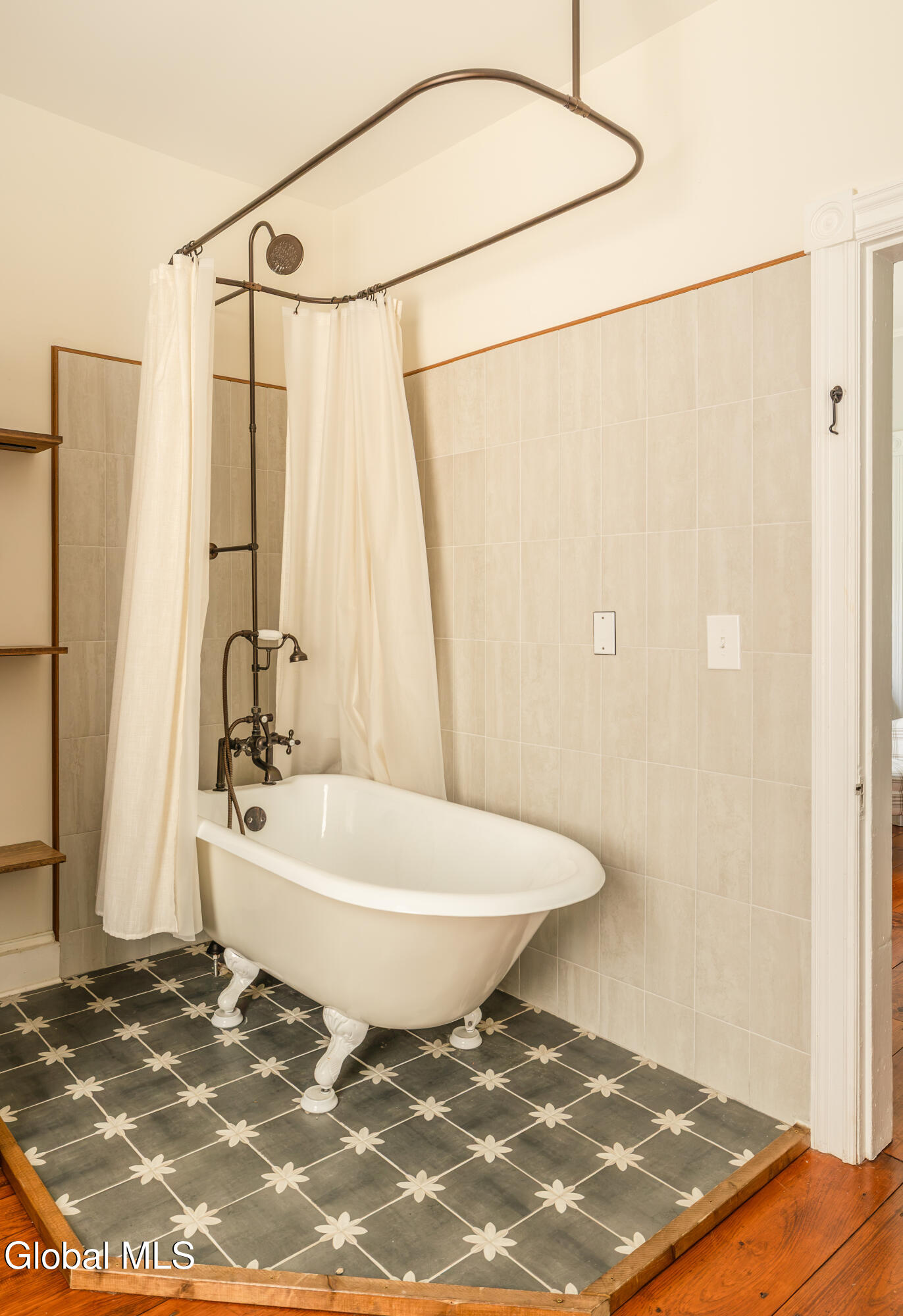 725 New York 66 Hudson NY 12534
