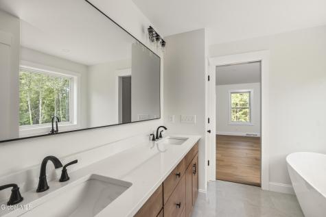 2502 River Road Niskayuna NY 12309