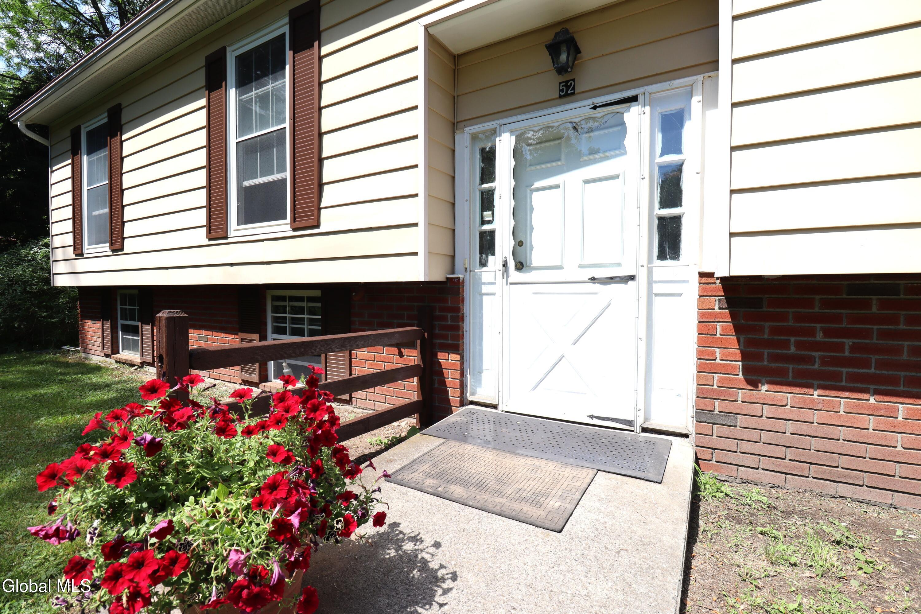 52 Biechman Road Ravena NY 12143