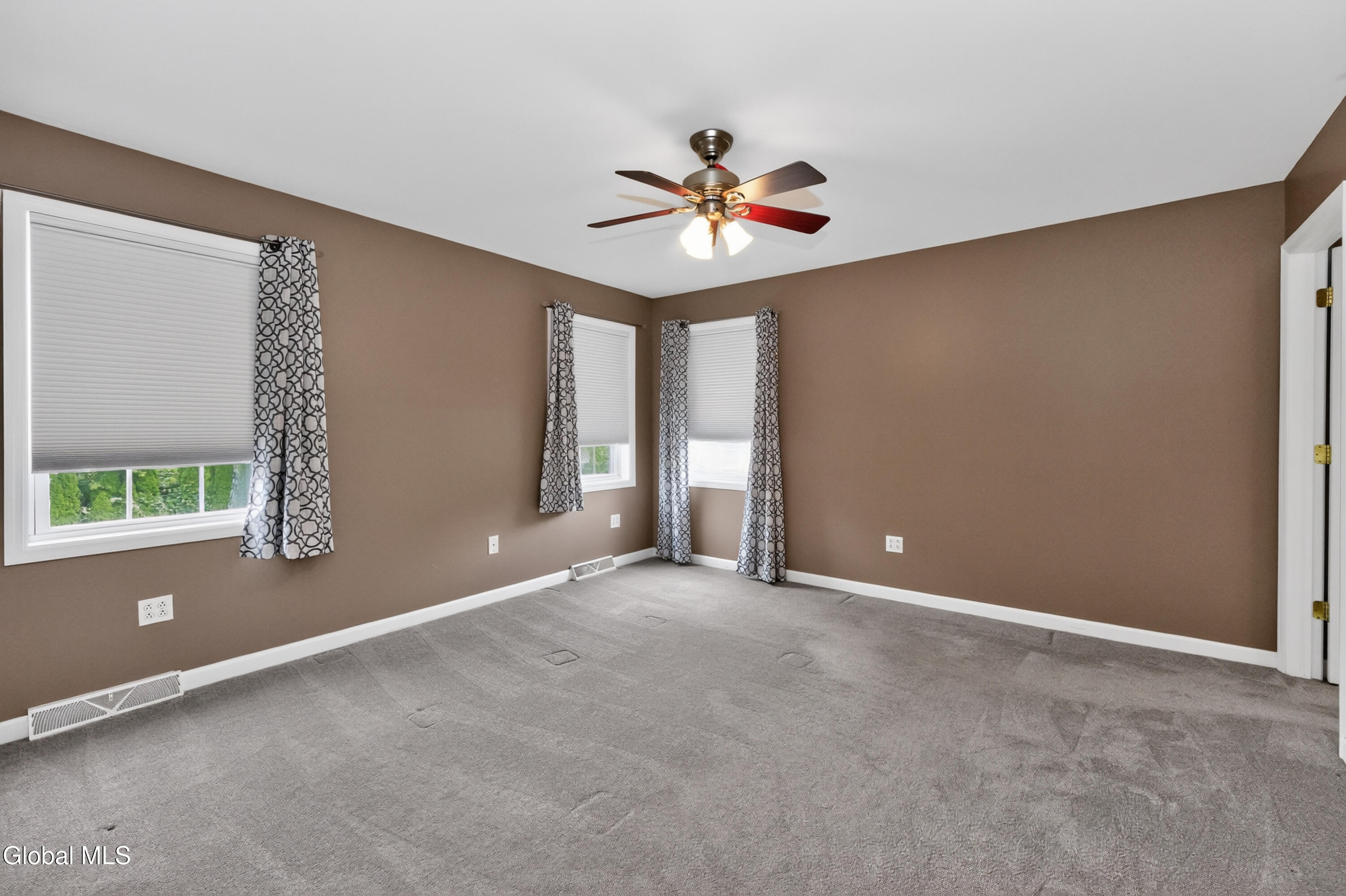 5 Carriage Way Waterford NY 12188