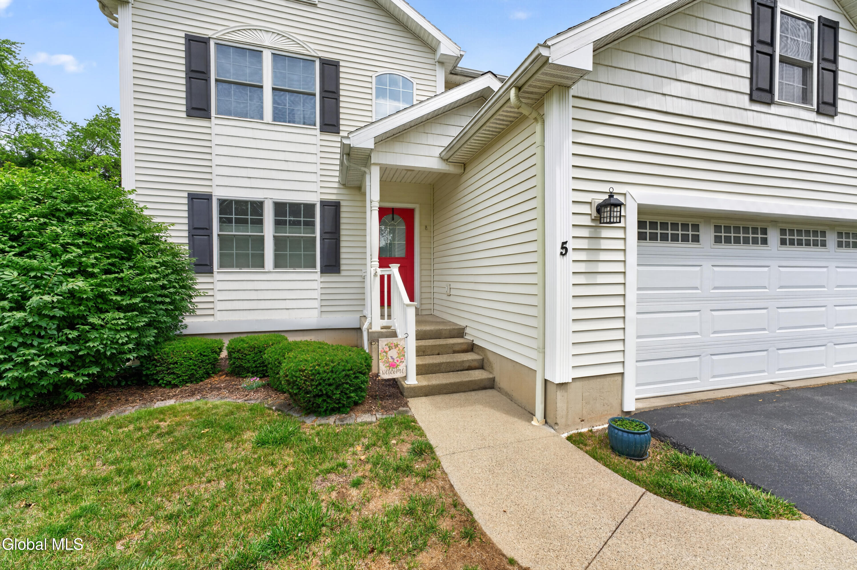 5 Carriage Way Waterford NY 12188