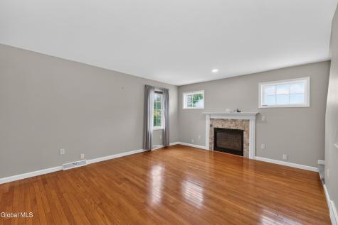 5 Carriage Way Waterford NY 12188
