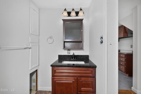 5 Easy Street Troy NY 12180