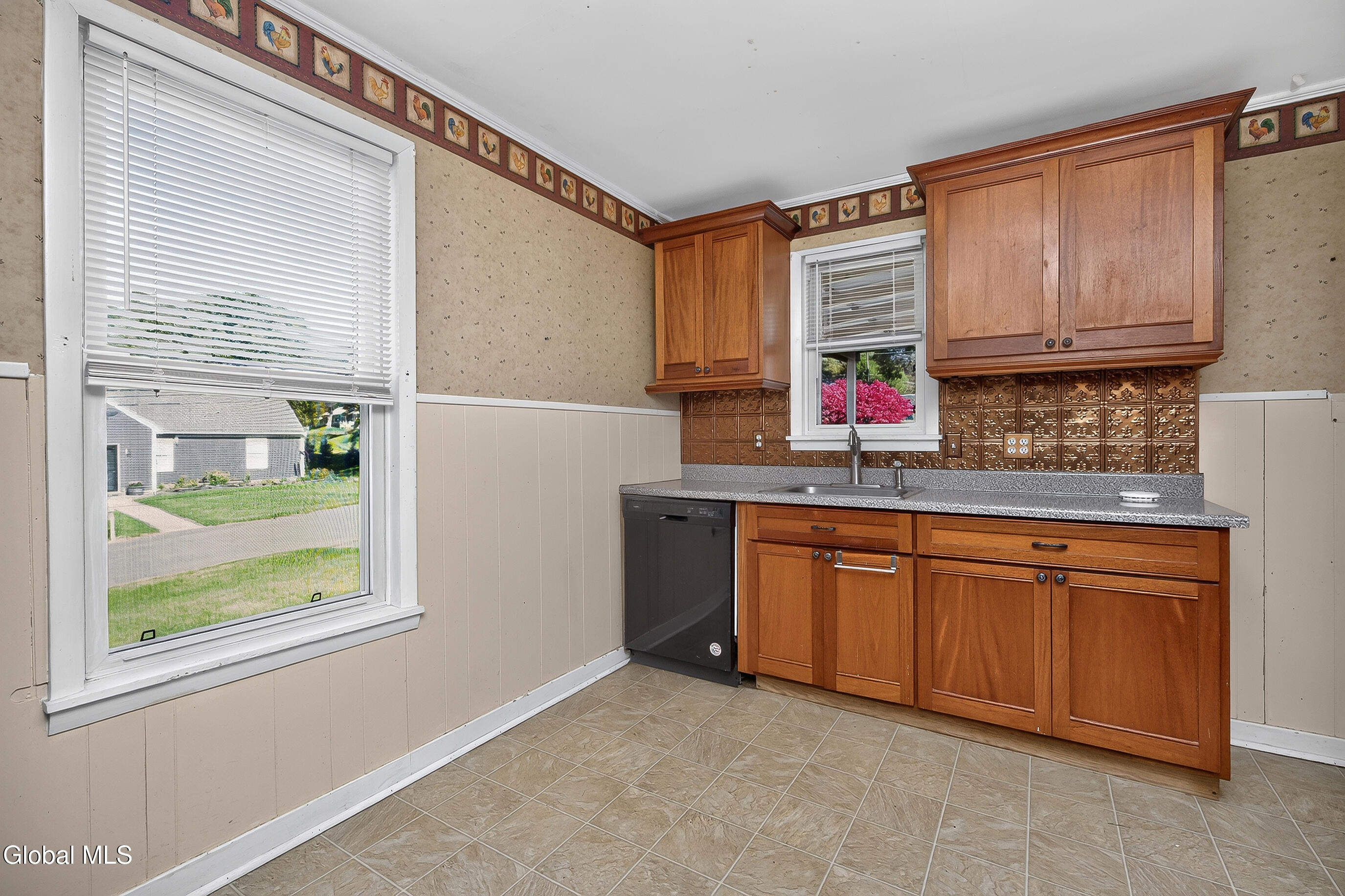 5 Easy Street Troy NY 12180