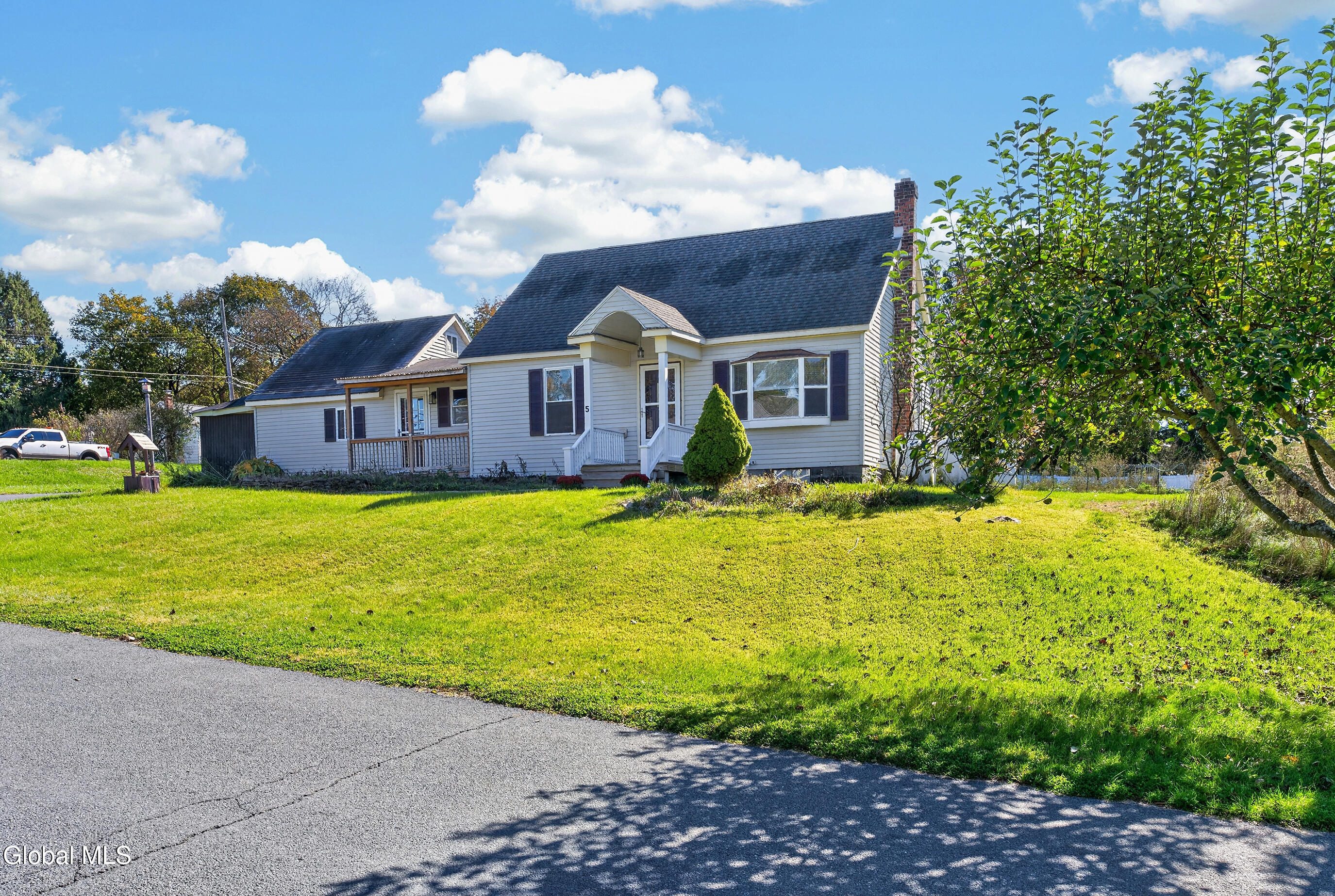 5 Easy Street Troy NY 12180