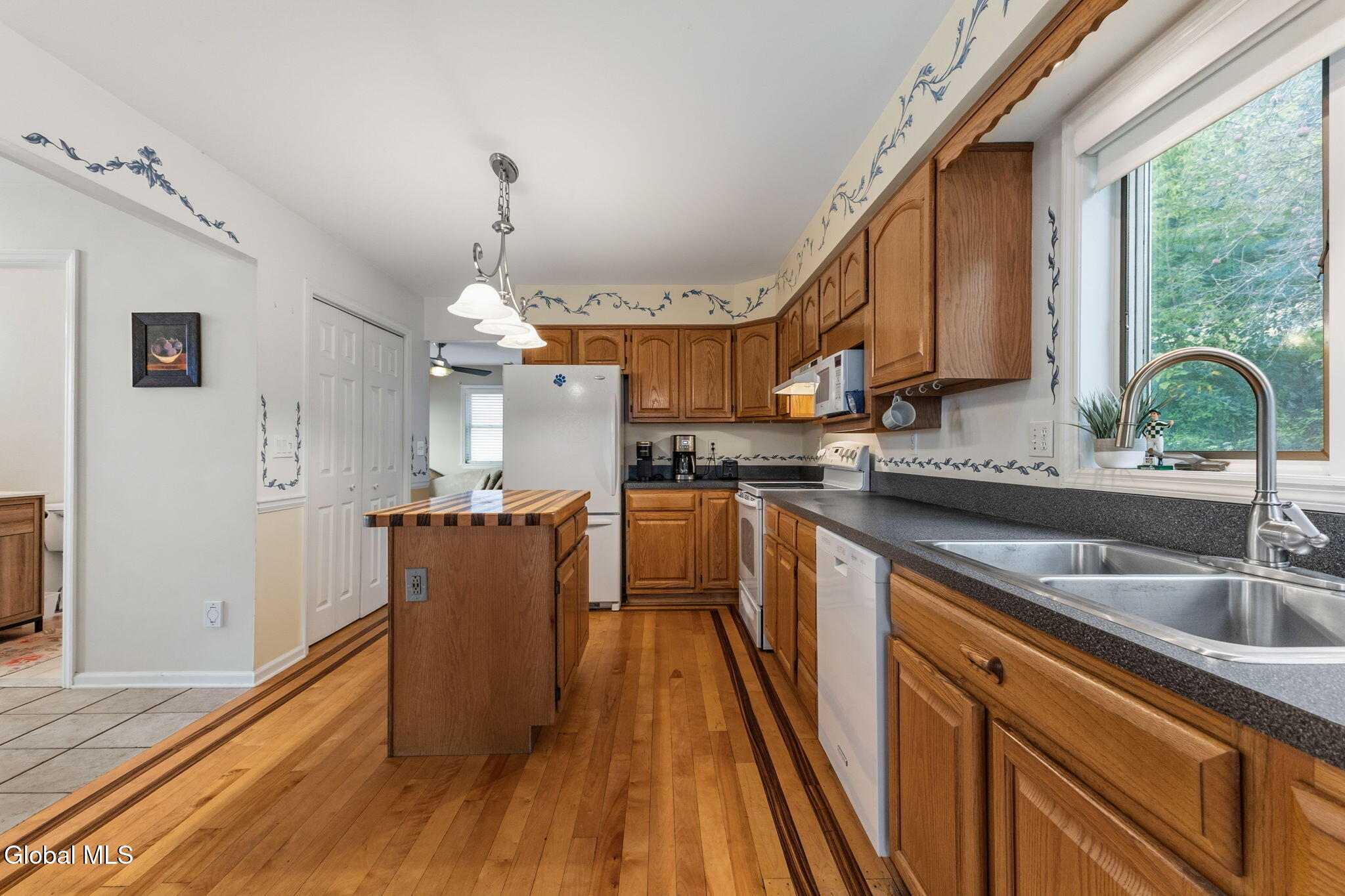 1202 Nys Rt 9p Saratoga Springs NY 12866