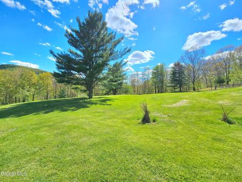 45 Jess Maxon Road Petersburgh NY 12138