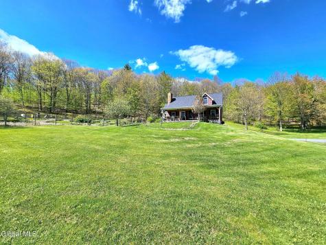 45 Jess Maxon Road Petersburgh NY 12138