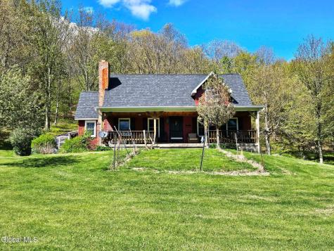 45 Jess Maxon Road Petersburgh NY 12138