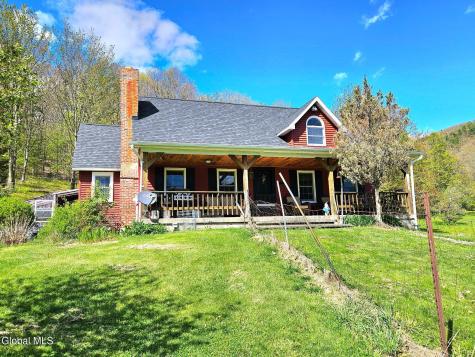 45 Jess Maxon Road Petersburgh NY 12138