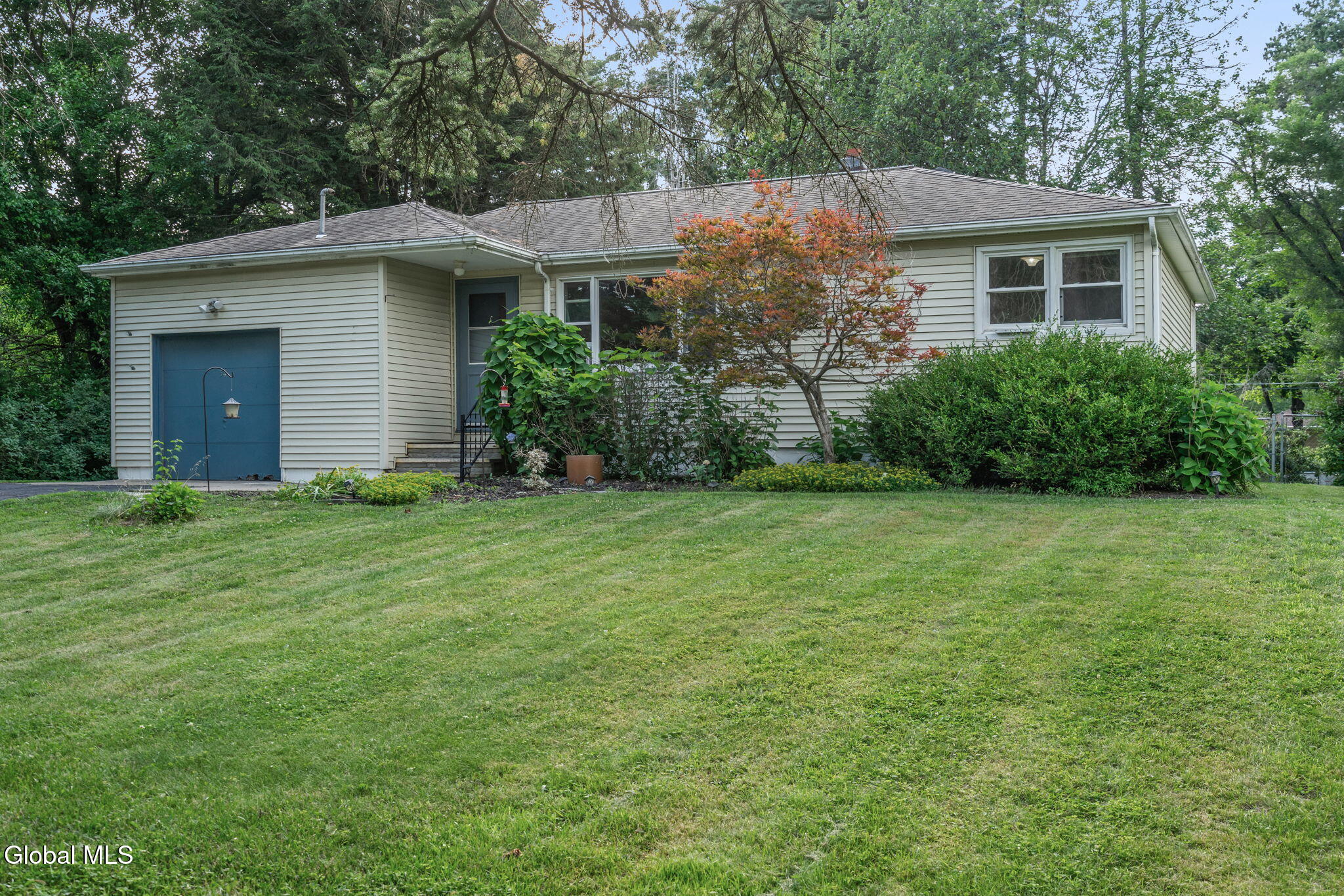 54 E Hite Court Schenectady NY 12303