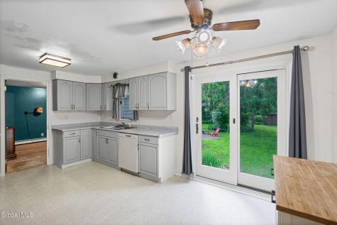 54 E Hite Court Schenectady NY 12303