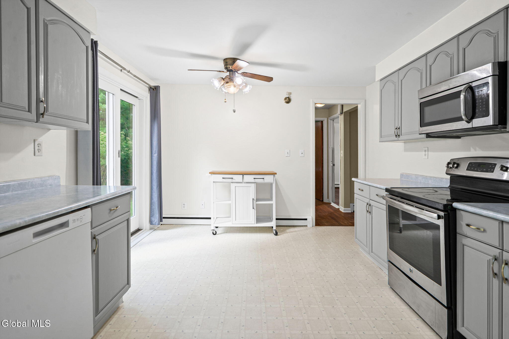 54 E Hite Court Schenectady NY 12303