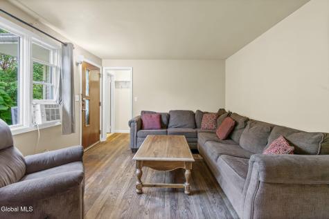 54 E Hite Court Schenectady NY 12303