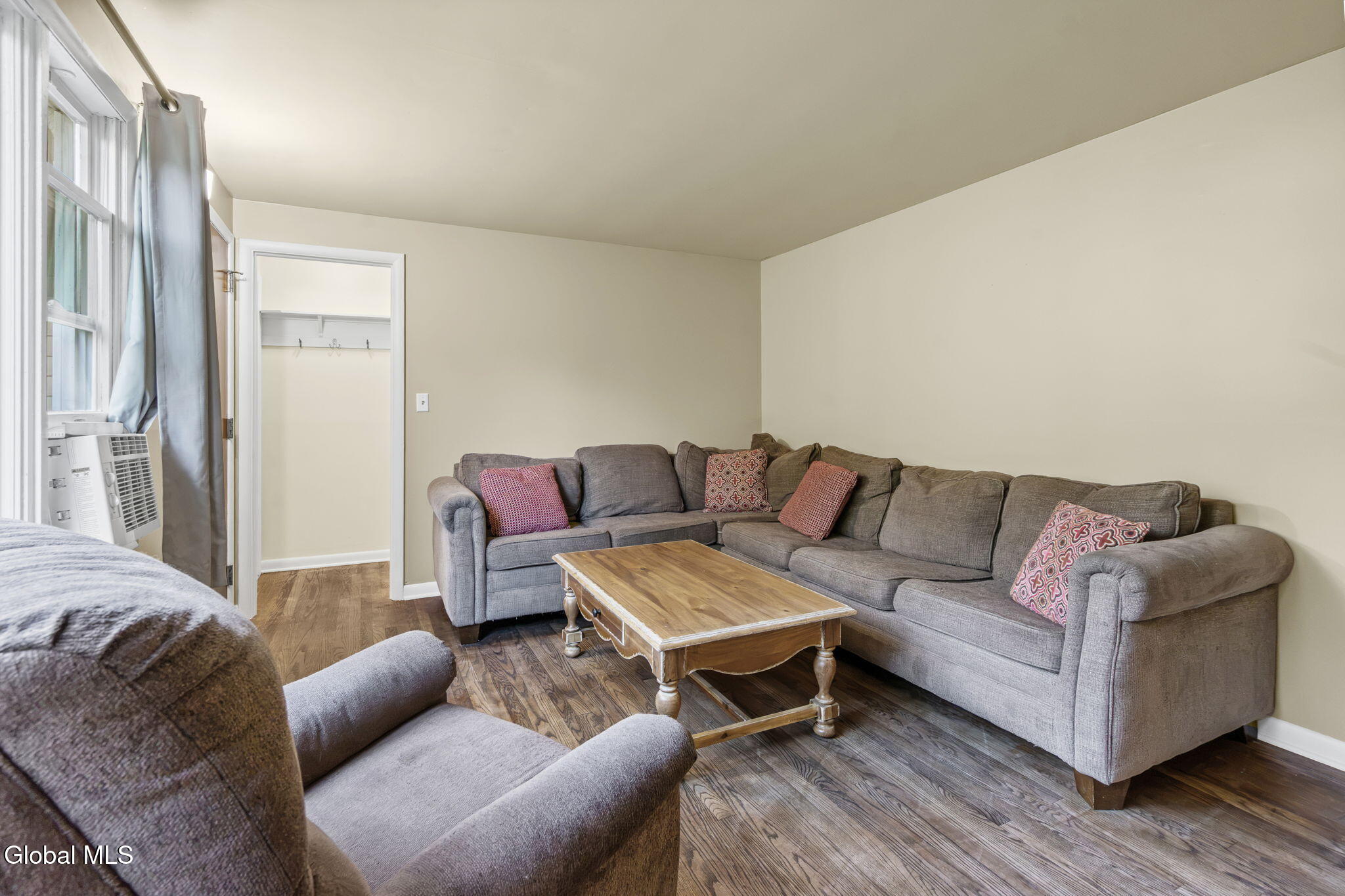 54 E Hite Court Schenectady NY 12303