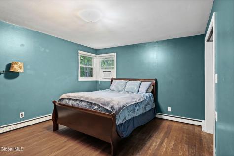 54 E Hite Court Schenectady NY 12303
