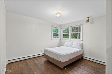54 E Hite Court Schenectady NY 12303