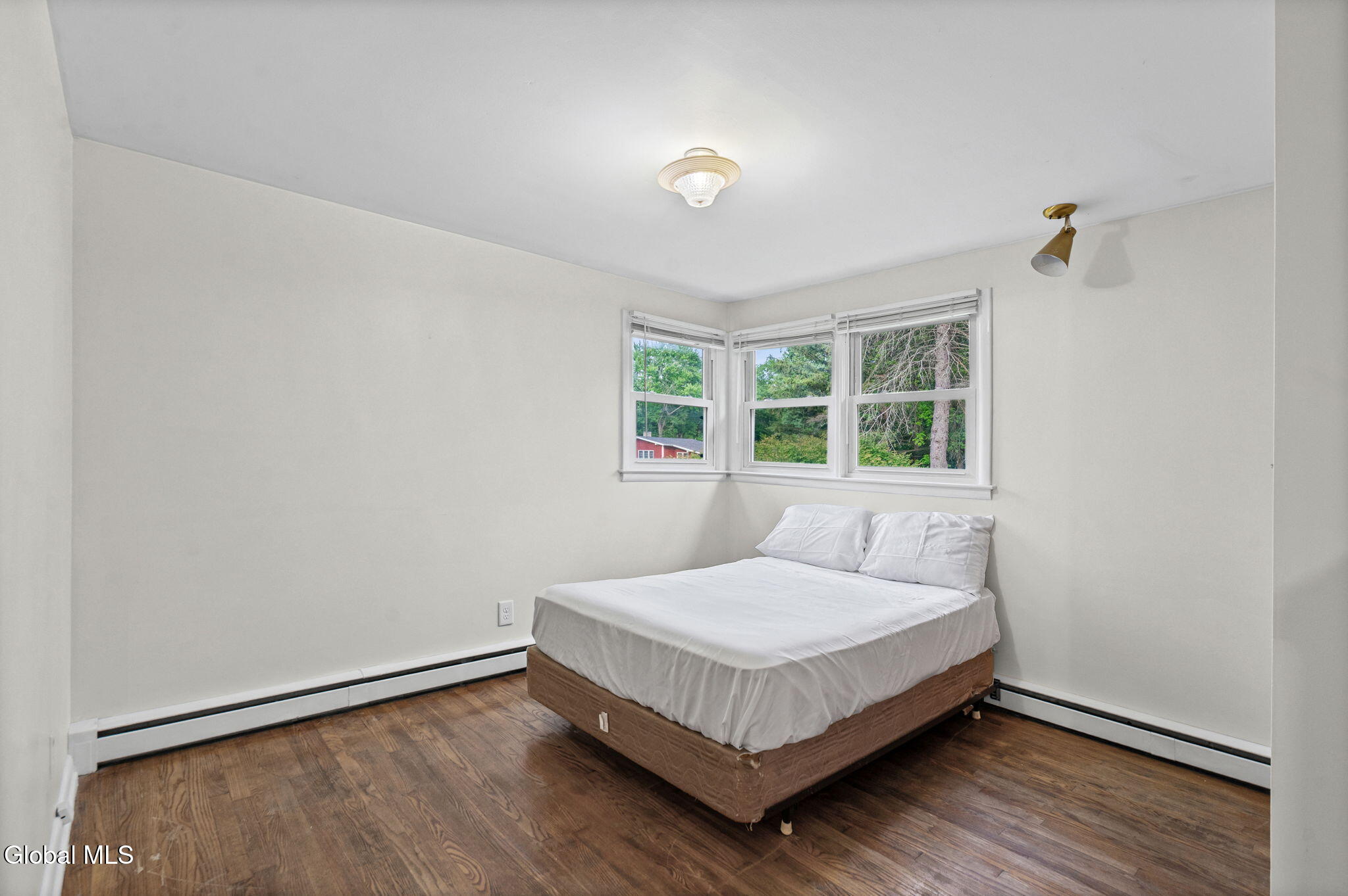 54 E Hite Court Schenectady NY 12303