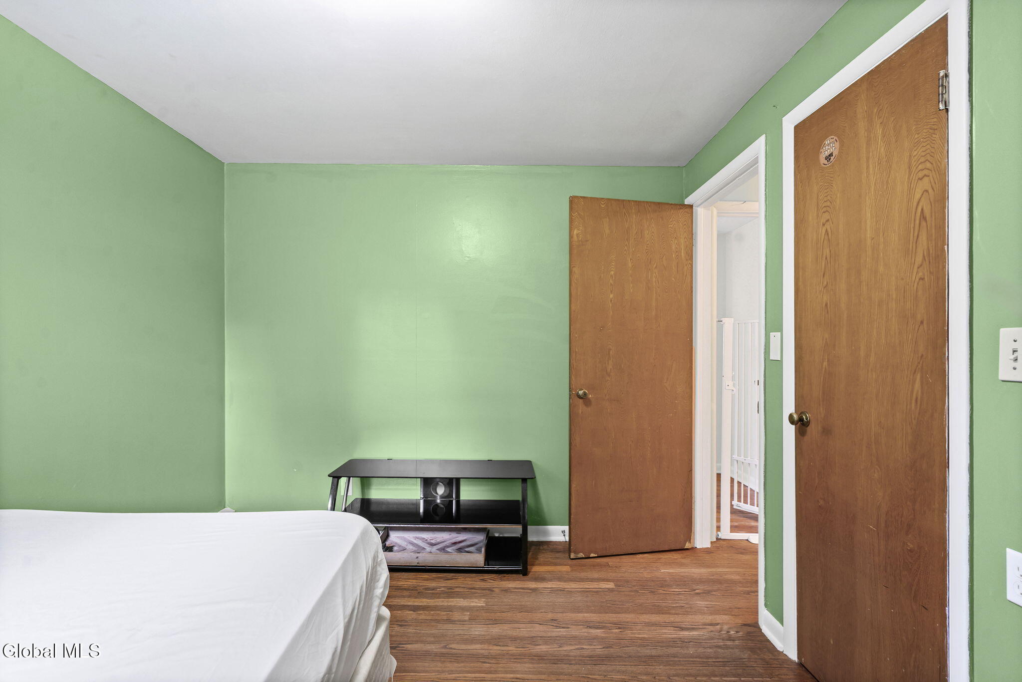 54 E Hite Court Schenectady NY 12303
