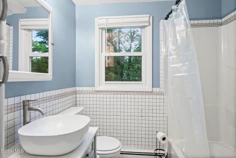 54 E Hite Court Schenectady NY 12303