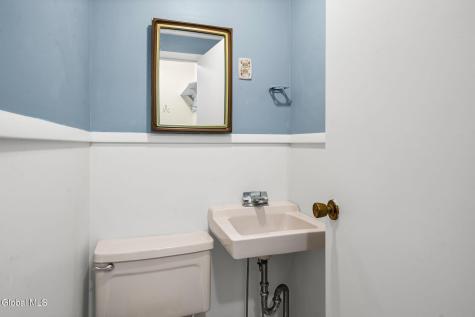 54 E Hite Court Schenectady NY 12303