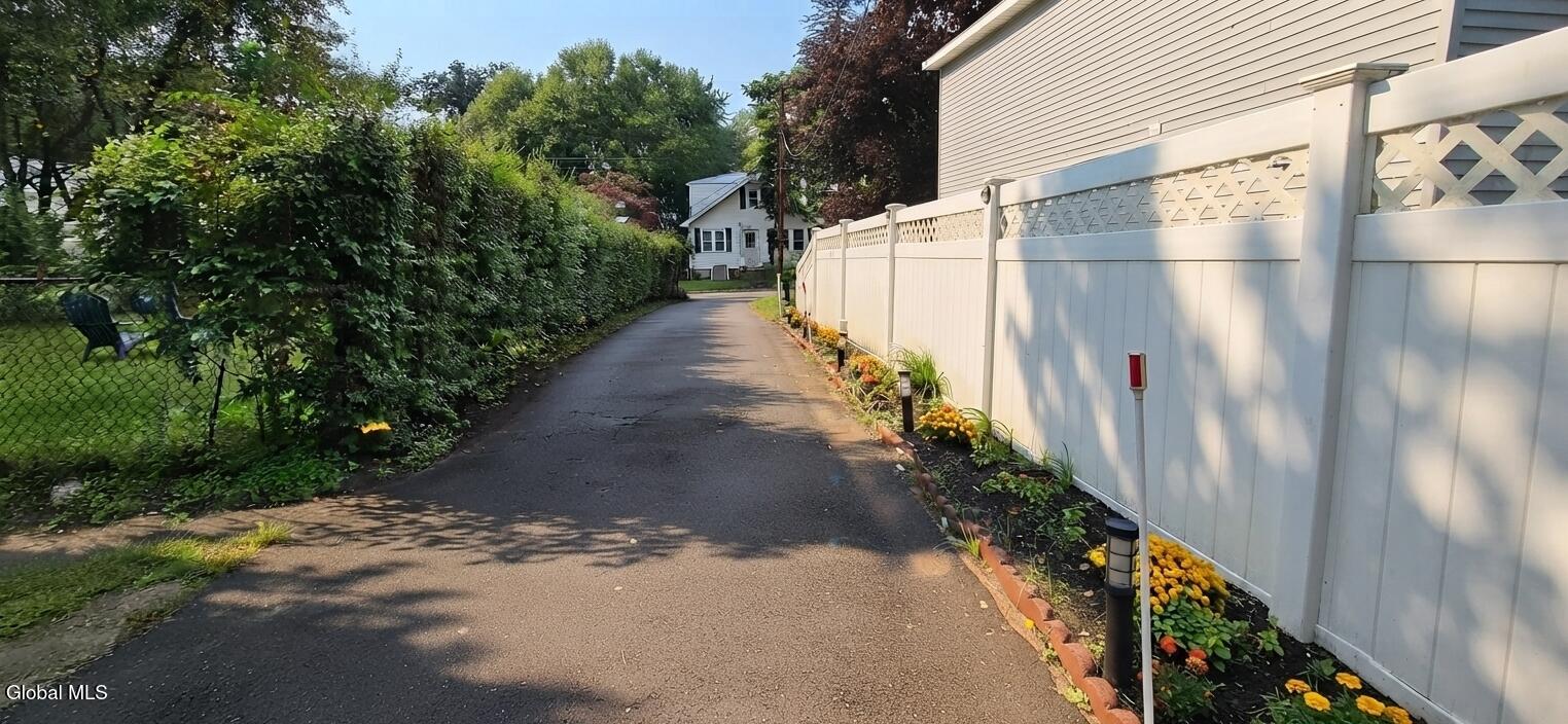 31 Mcnutt Avenue Colonie NY 12205