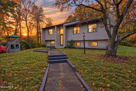 6 Ashford Lane Schenectady NY 12309
