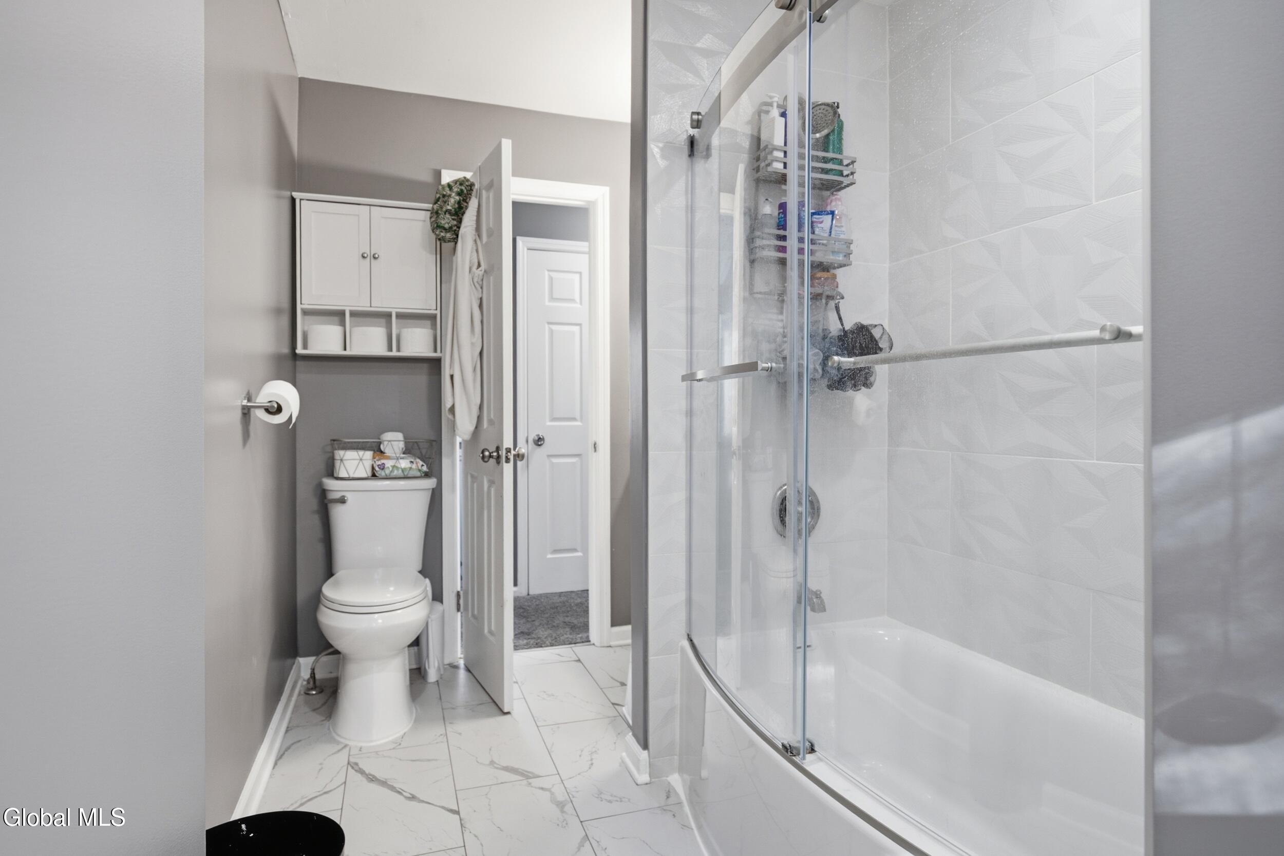 6 Ashford Lane Schenectady NY 12309