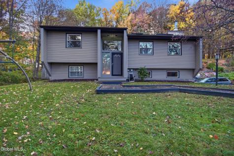 6 Ashford Lane Schenectady NY 12309