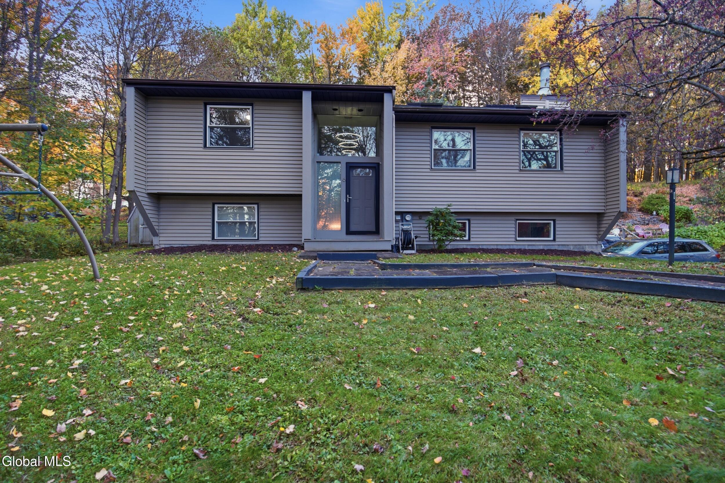 6 Ashford Lane Schenectady NY 12309