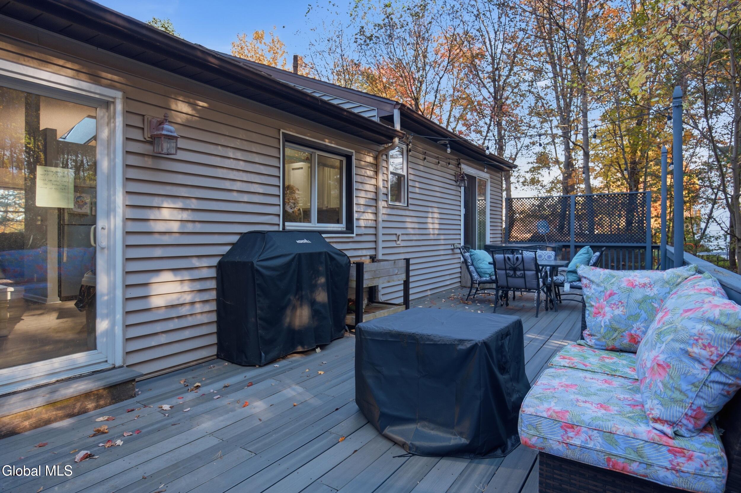 6 Ashford Lane Schenectady NY 12309