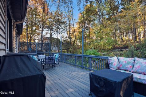 6 Ashford Lane Schenectady NY 12309