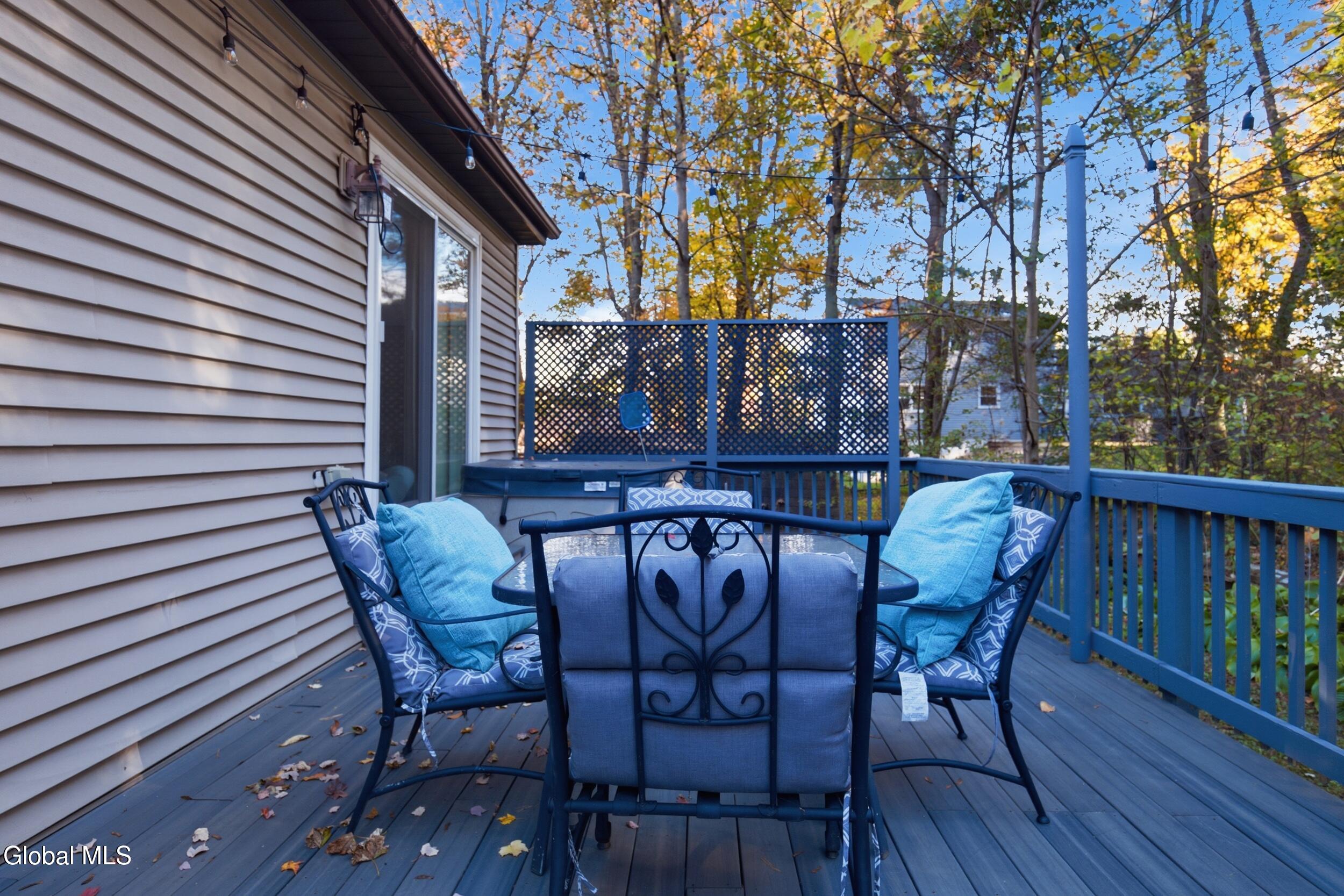 6 Ashford Lane Schenectady NY 12309