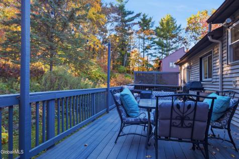 6 Ashford Lane Schenectady NY 12309
