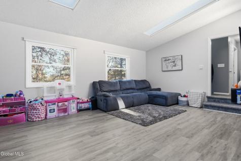 6 Ashford Lane Schenectady NY 12309