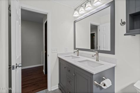 1009 Valentine Drive Schenectady NY 12303
