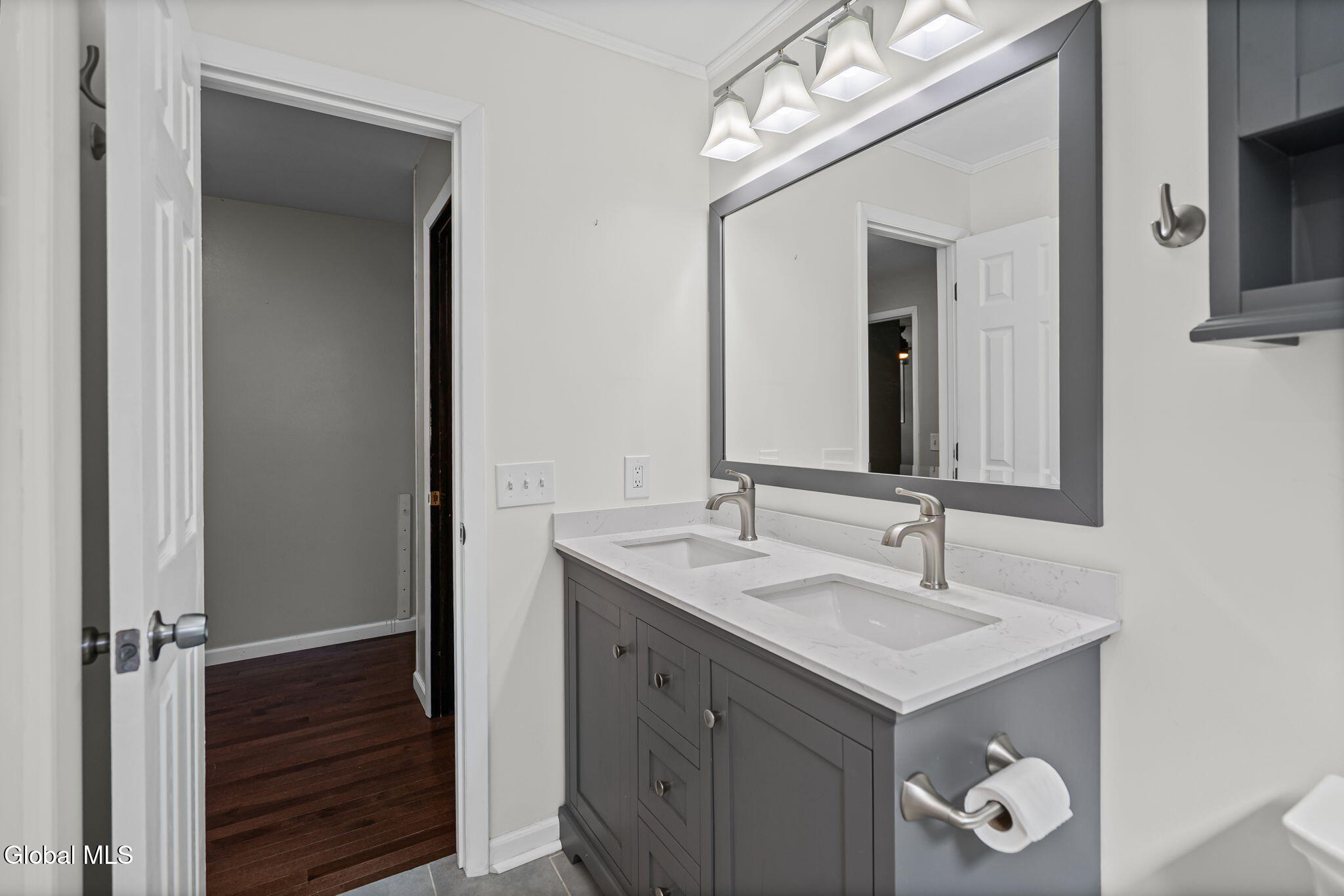 1009 Valentine Drive Schenectady NY 12303