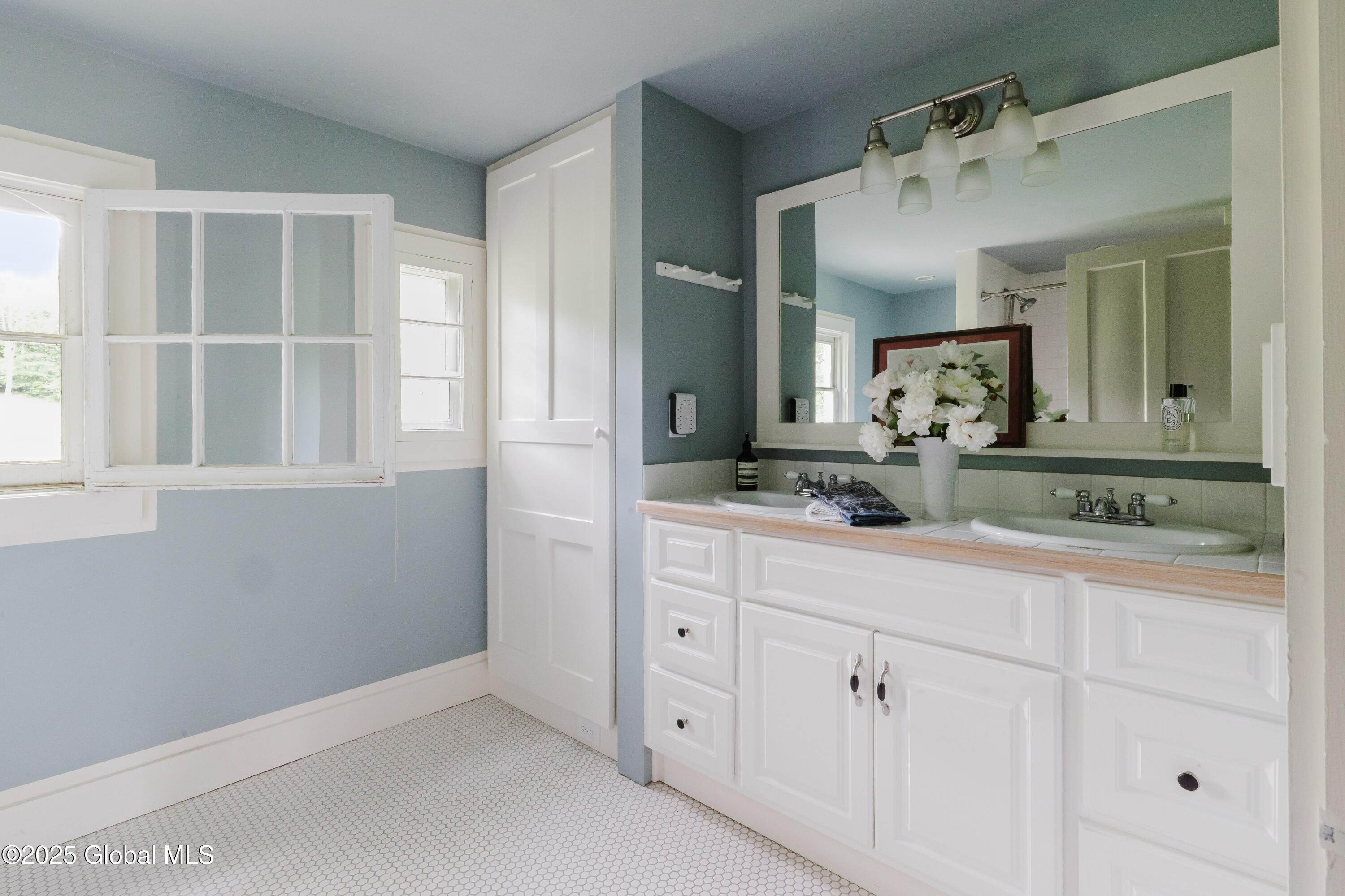 88 Mac Brown Road Claverack NY 12513