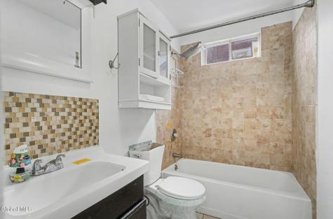 26 Everett Road Colonie NY 12205