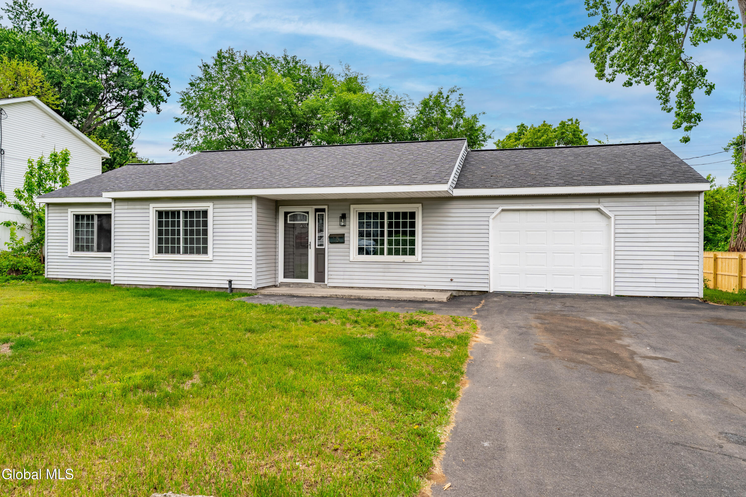 15 Barthol Street Colonie NY 12205