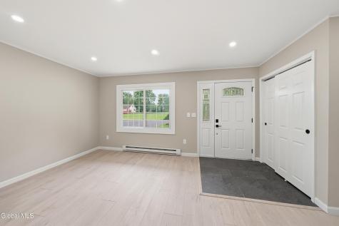 15 Barthol Street Colonie NY 12205