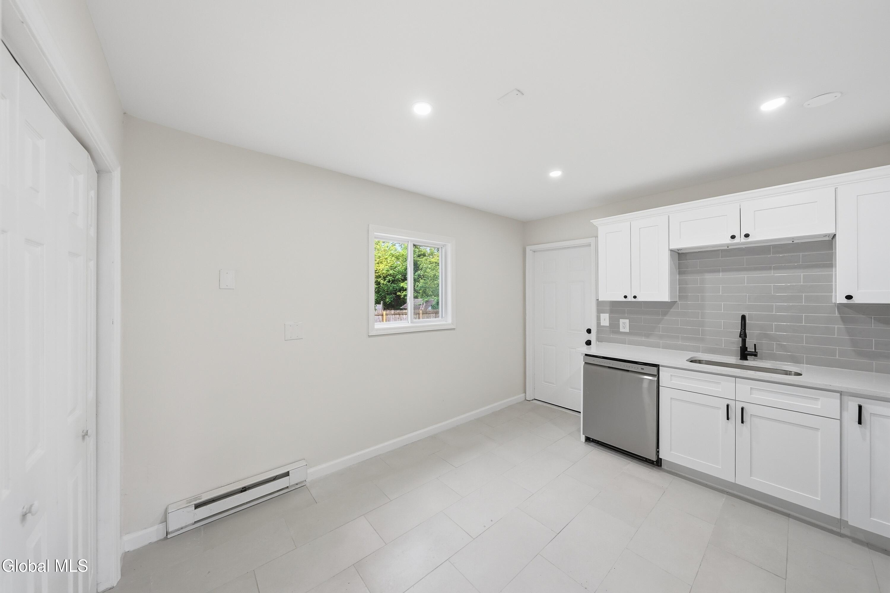 15 Barthol Street Colonie NY 12205