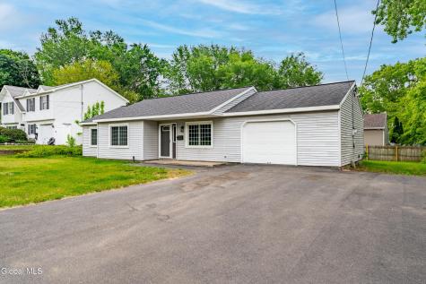 15 Barthol Street Colonie NY 12205