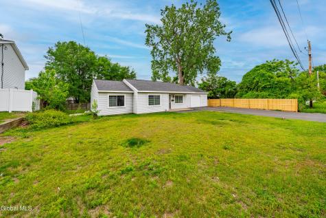 15 Barthol Street Colonie NY 12205