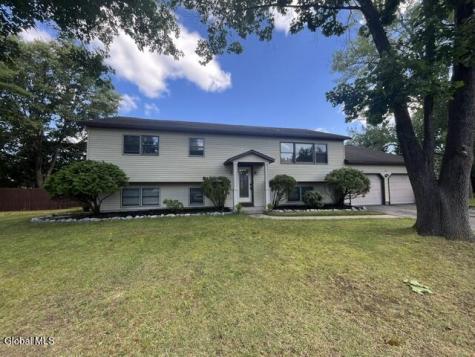 12 Worden Drive Saratoga Springs NY 12866