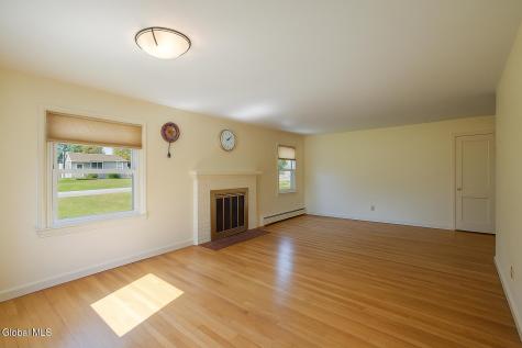 16 Richland Drive Glenville NY 12302