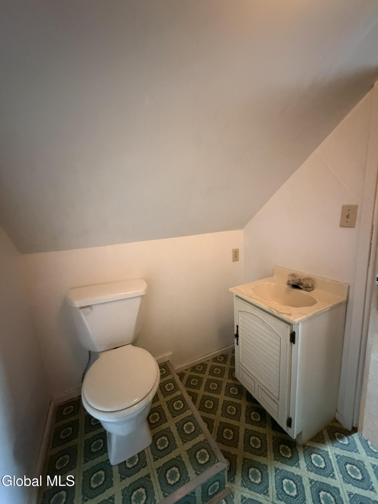 34 Hamilton Street Guilderland NY 12084